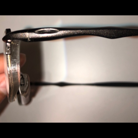 Oakley Sculpt Pewter Glasses, Case, And Pouch - Picture 6 of 13